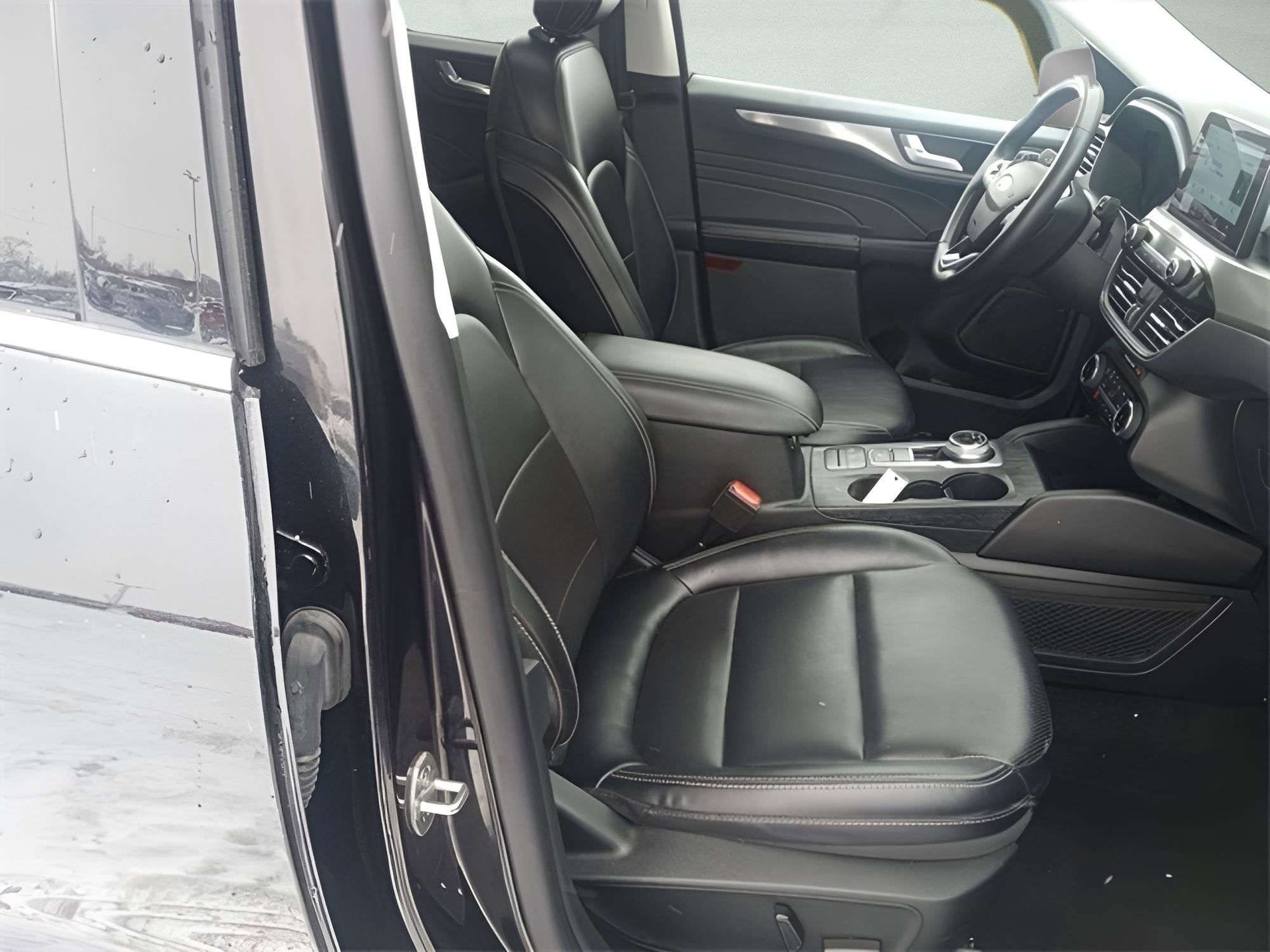 2022 Ford Escape Titanium