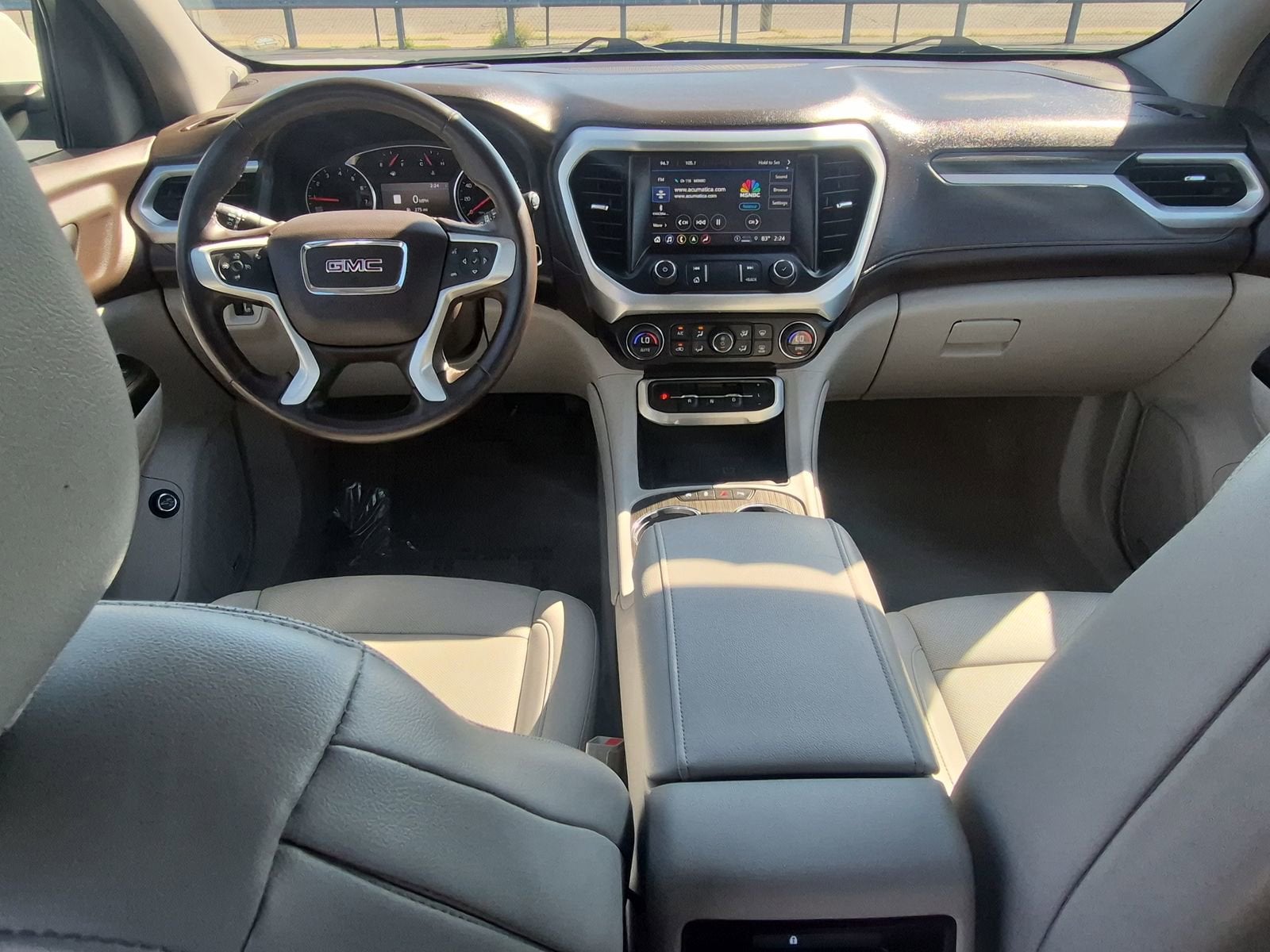2023 GMC Acadia SLT