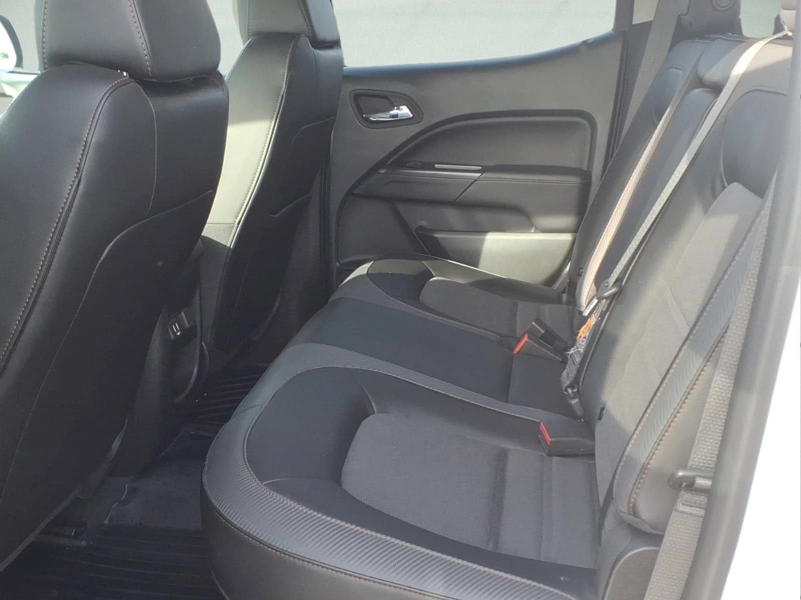 2022 GMC Canyon 4WD AT4 w/Cloth