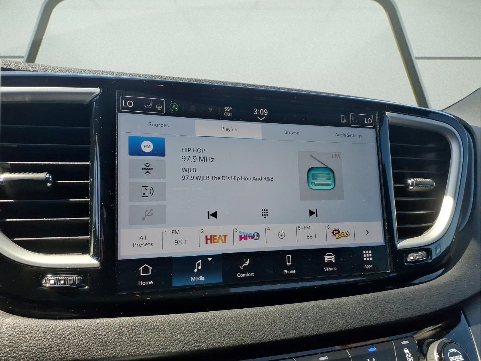 2025 Chrysler Pacifica Select