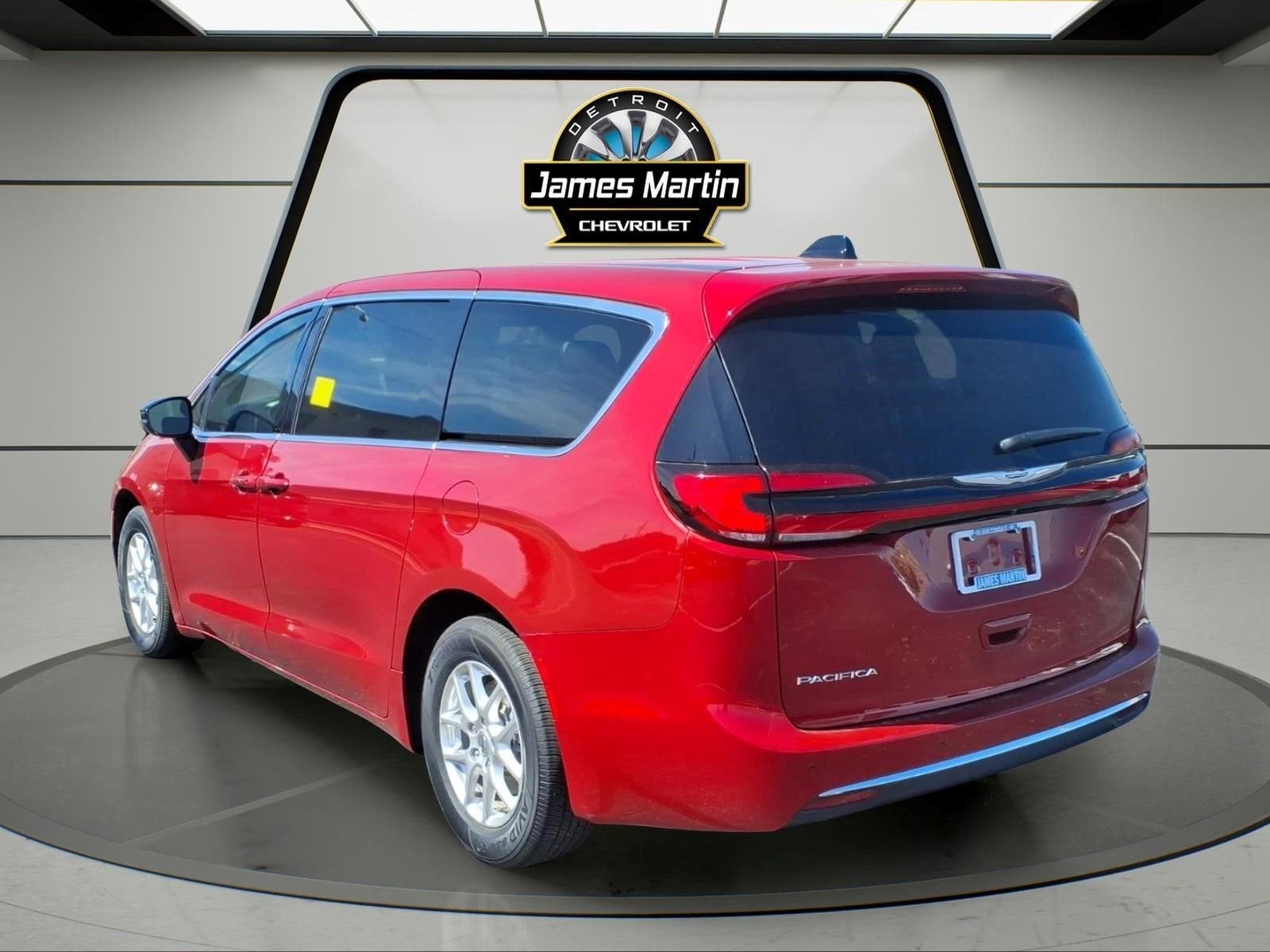 2025 Chrysler Pacifica Select