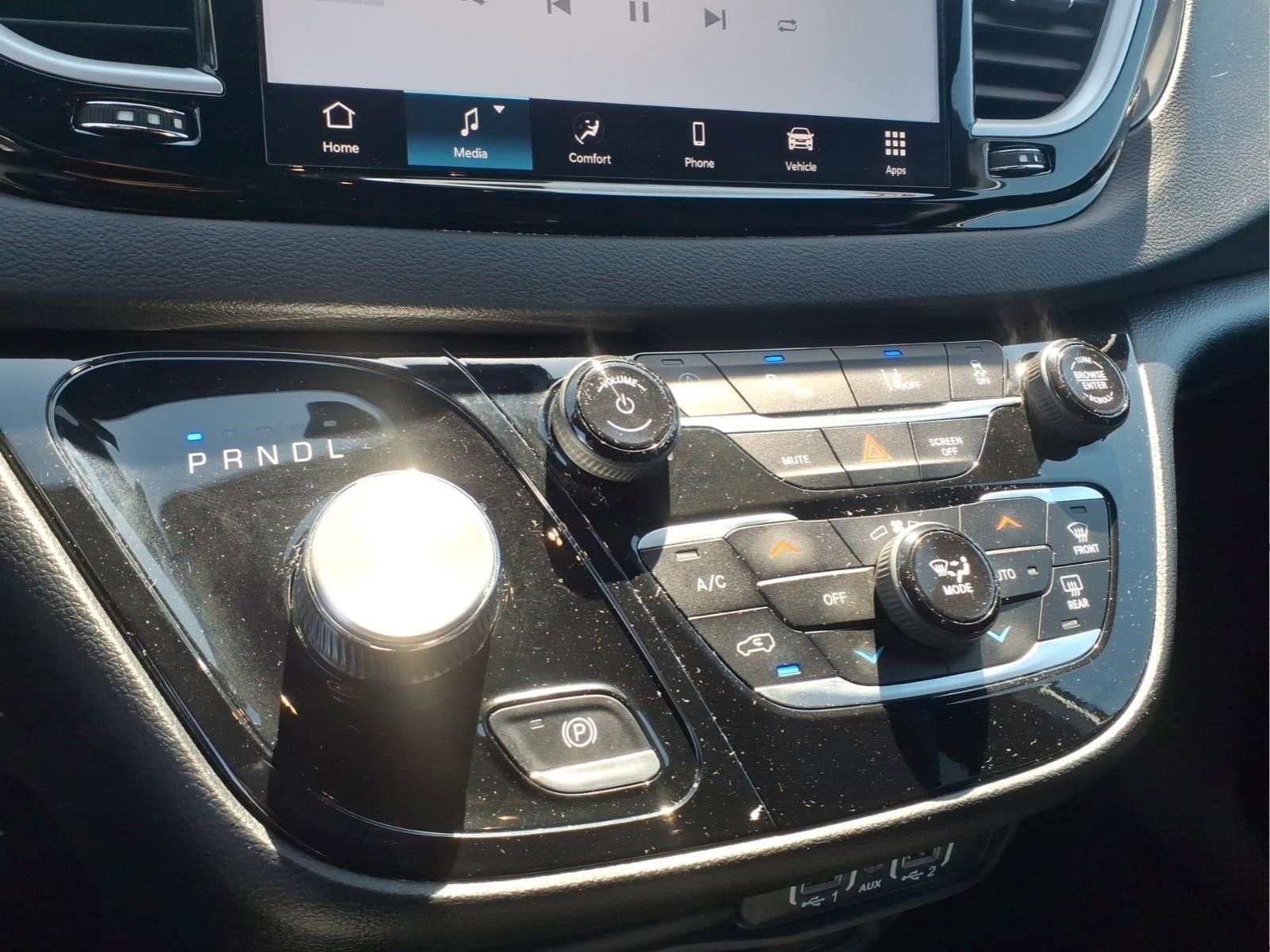 2025 Chrysler Pacifica Select