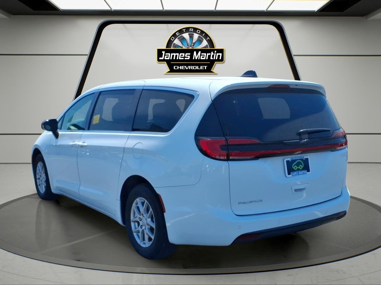 2025 Chrysler Pacifica Select