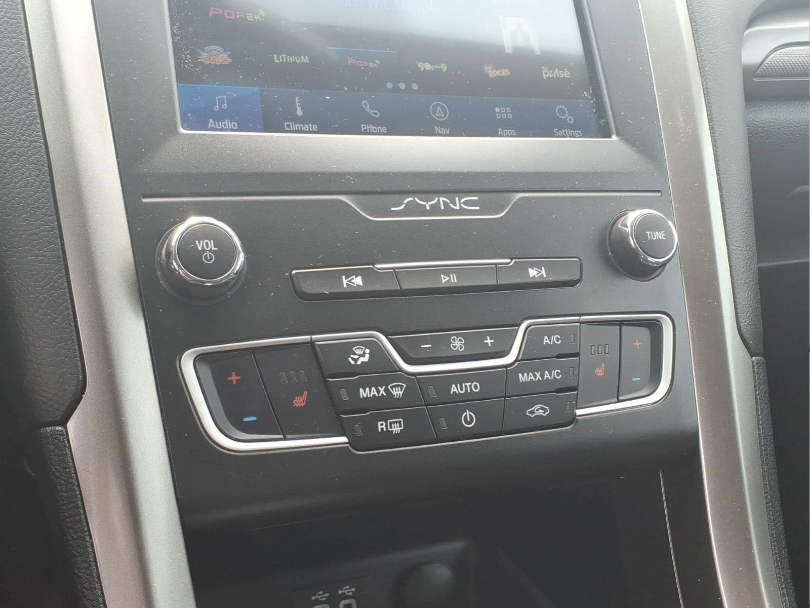 2020 Ford Fusion SE