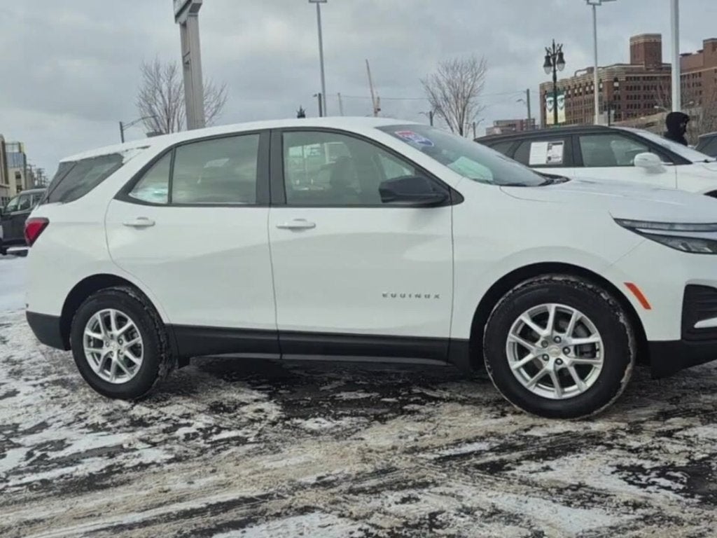 2024 Chevrolet Equinox LS
