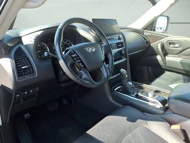 2024 INFINITI QX80 LUXE