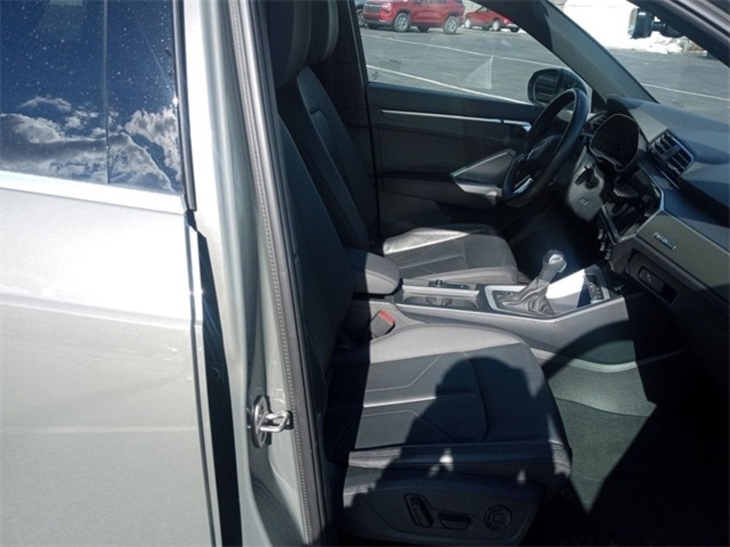 2023 Audi Q3 S line Premium